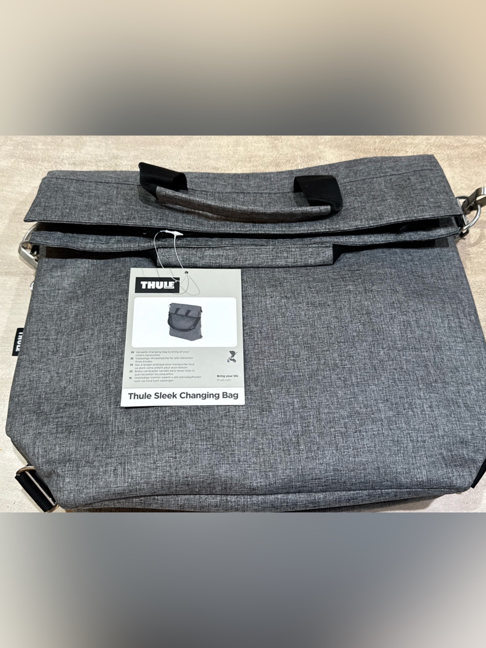 Thule Changing Bag Diaper Bag Crossbody Top Handle BRAND NEW Baby Gear. Gray